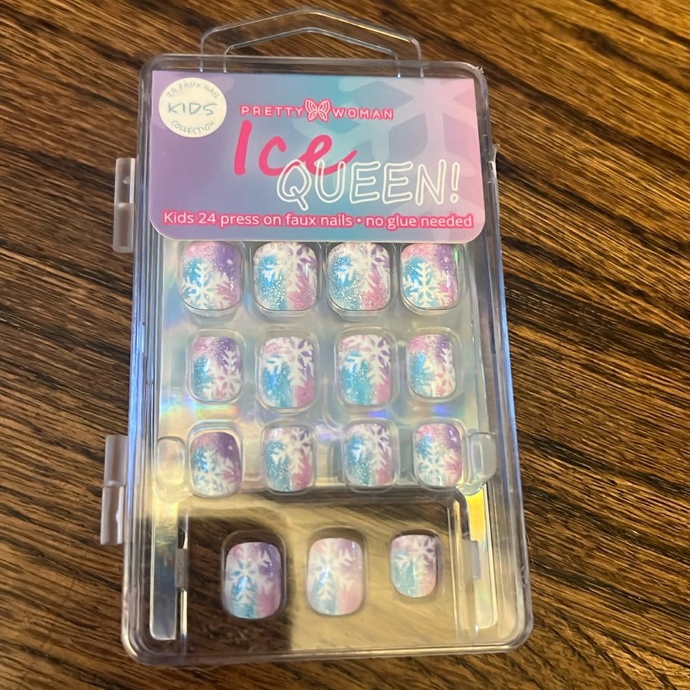 Kids preglued press on nails- ice queen design